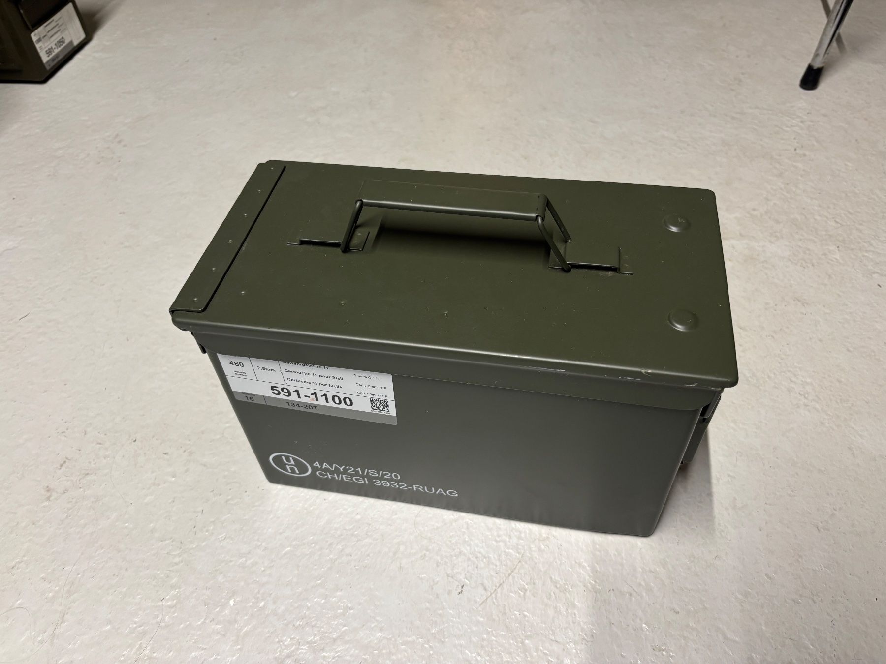 Attrezzatura & Pezzi di ricambio: Schweizer Armee original Munitionskiste GP11 Blechbehälter – Usato da THERWIL venduto da Fcbbasel 1