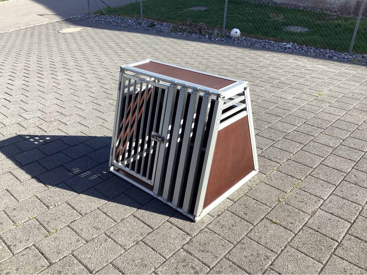 Cages, transport & sécurité: Hunde Transportbox  – D'occasion à Wigoltingen par Roman214