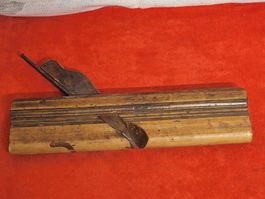 Antiker Simshobel aus Holz mit Eisen gebrauchter Zustand