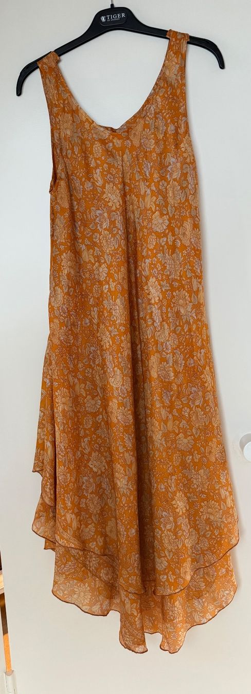 Vestiti: Wunderschönes seidenes Midikleid mit Blumenmuster, Grösse M – Usato da Uster venduto da Koralle6 3