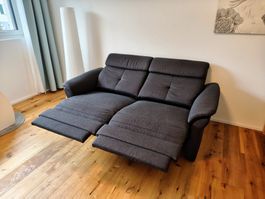 2er-Sofa mit 2 elektrisch verstellbaren Relaxfunktionen