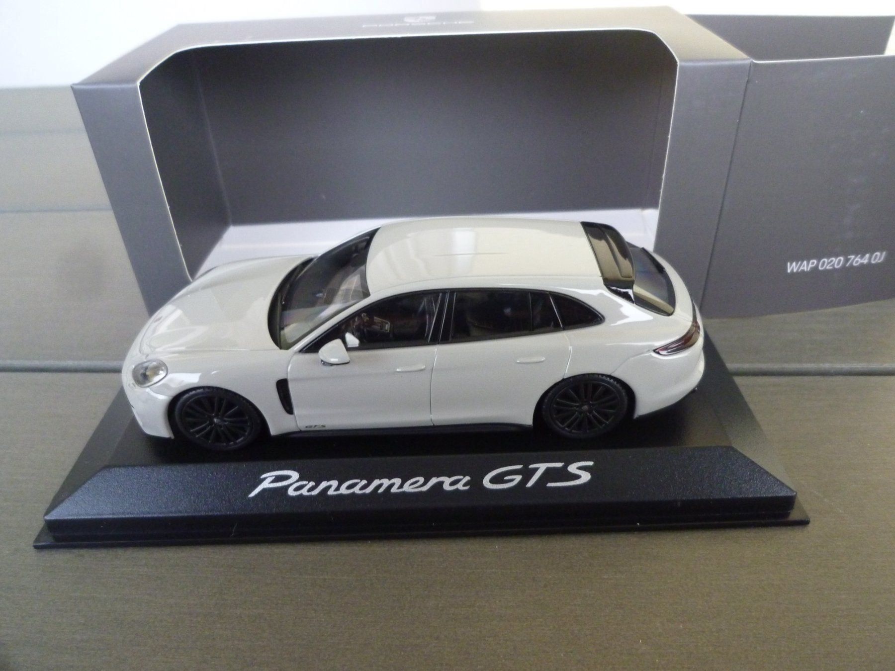 Minichamps Modellini d'auto: Porsche Panamera GTS – Nuovo e nell'imballaggio originale da Flawil venduto da Imperiosud 4
