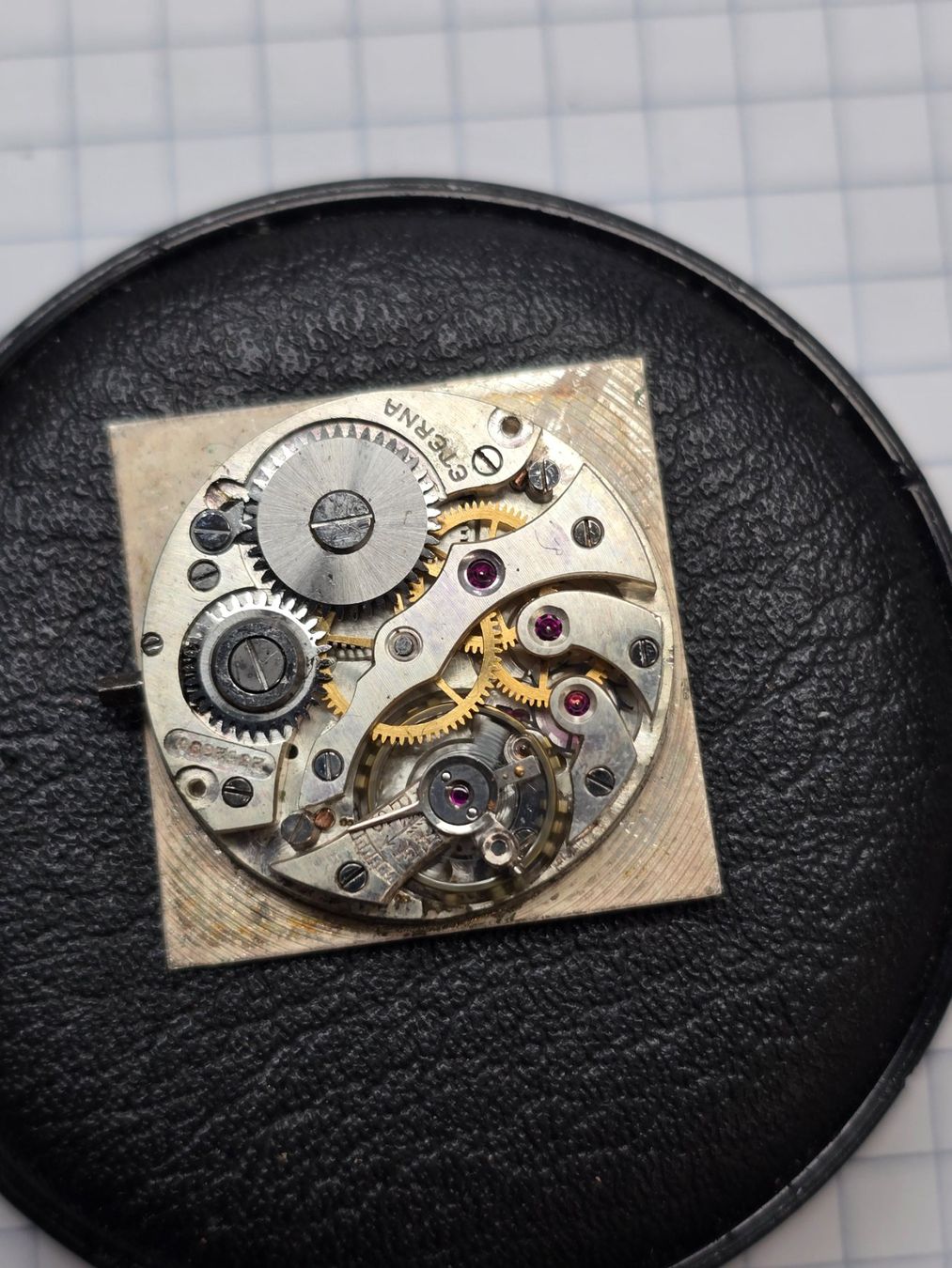 Eterna Orologi: Mouvement Eterna, calibre inconnu – Usato da Tramelan venduto da Nirdan 1
