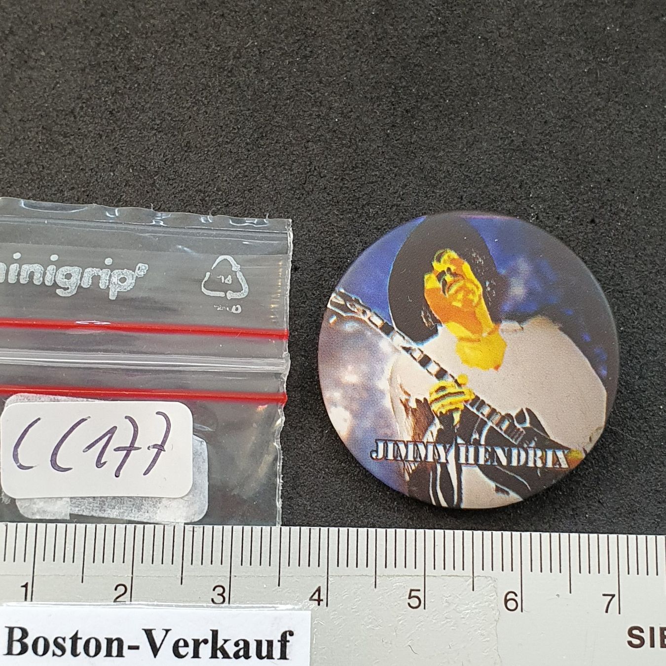 Plaketten & Abzeichen: CC177 - Pin /Button - Musik - JIMMY HENDRIX – Gebraucht aus Reinach BL von Boston-Verkauf