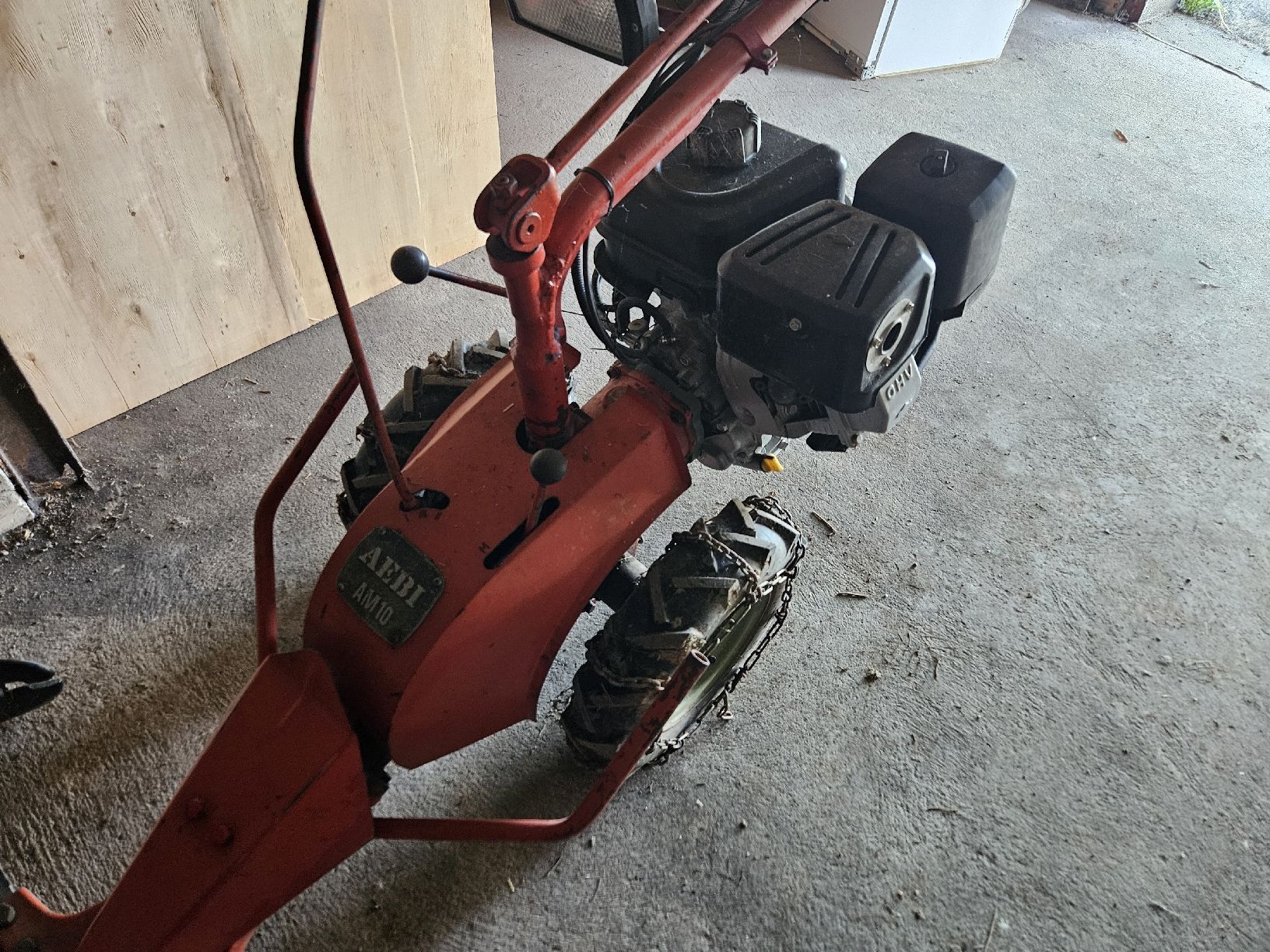 Aebi Tutte le macchine: Aebi AM10 mit neuem B&S Motor – Usato da Riedtwil venduto da Scania94D- 1