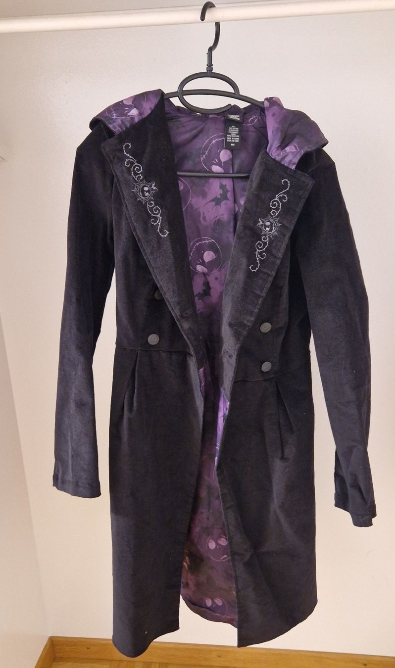 Cappotti: Gothic Mantel Samt "Nightmare Before Christmas" Gr.M – Nuovo (secondo la descrizione) da Zürich venduto da Daniela51