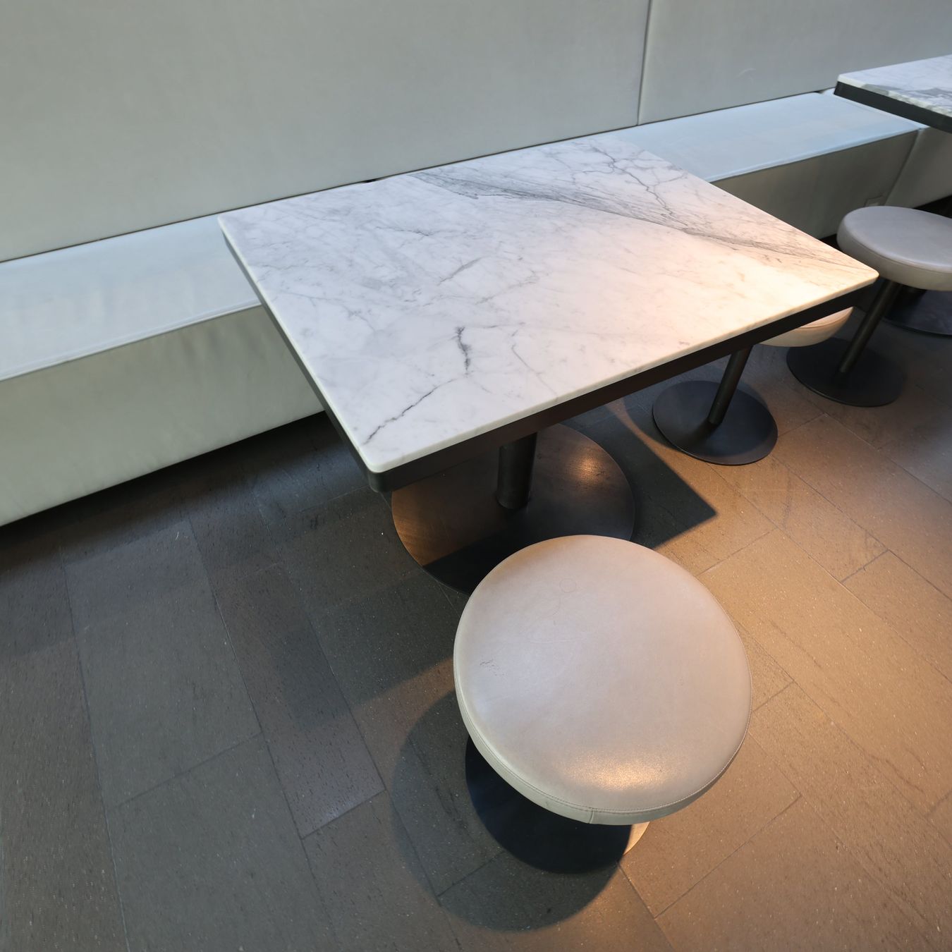 Sgabelli: Sevil Peach Next Stool Hocker, Grau – Usato da Affoltern am Albis venduto da Zapro 2