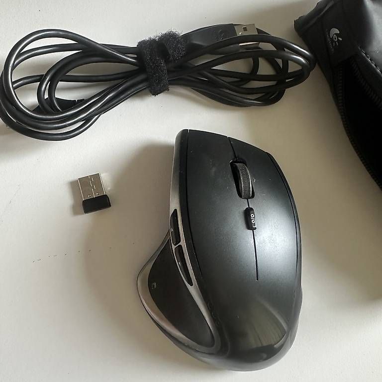 Logitech Mouse: Souris Logitech sans fil ergonomique – Usato da La Chaux-de-fonds venduto da ccjp 2