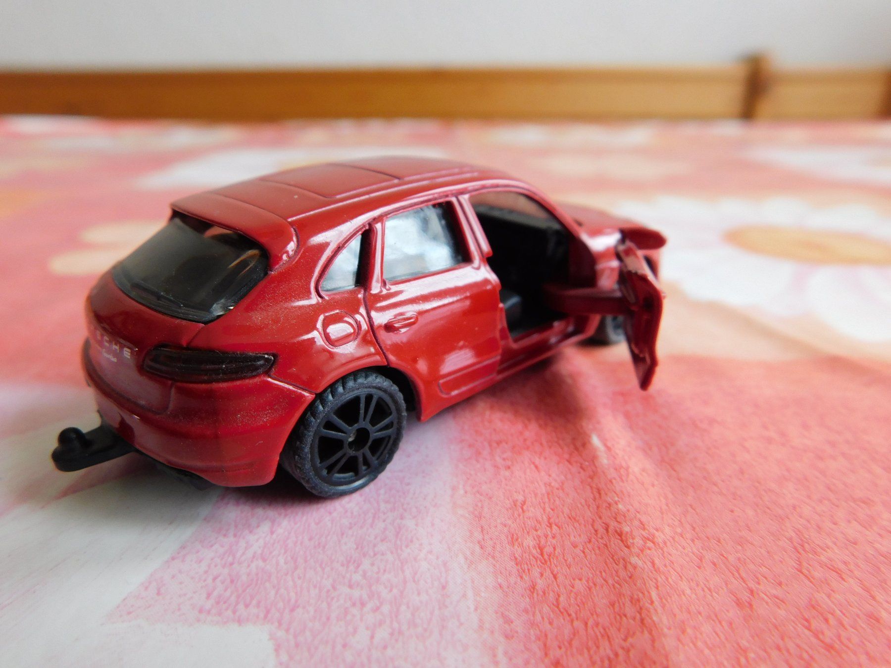 Siku Modellini d'auto: Siku Porsche Macan Turbo rot – Nuovo (secondo la descrizione) da Strengelbach venduto da Wedi73 5