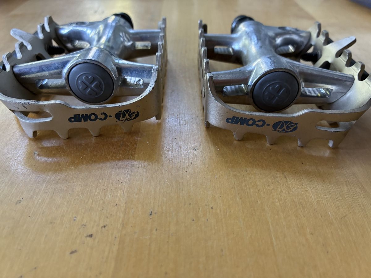 Pezzi di ricambio: Velopedale – Usato da Riehen venduto da J.-M. 4