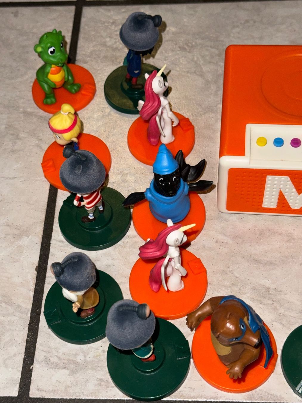 Hörbücher: Migros Storybox mit 20 Figuren – Gebraucht aus Kaiseraugst von Drasa 1
