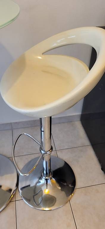 Tavoli: Table haute + 3 tabourets  design moderne – Usato da Genève venduto da Seaweed 2