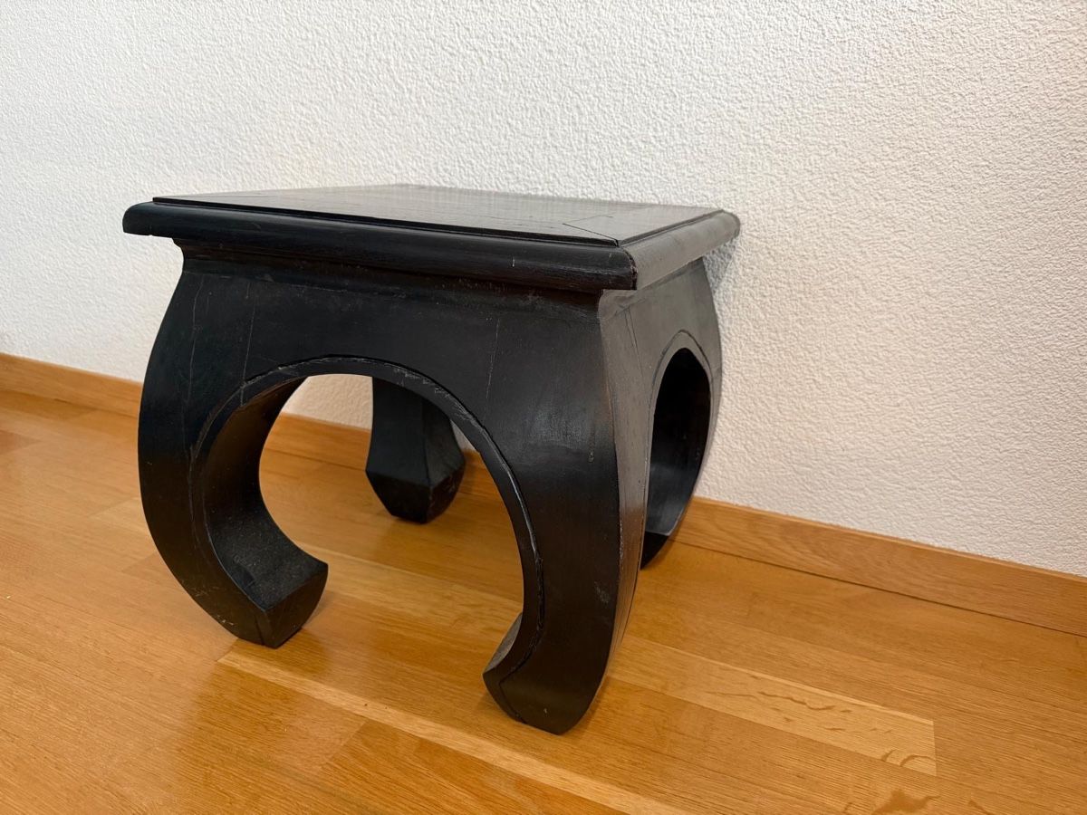 Sgabelli: Dekorativer Holz-Hocker / Beistelltisch – Usato da Rafz venduto da Alive73