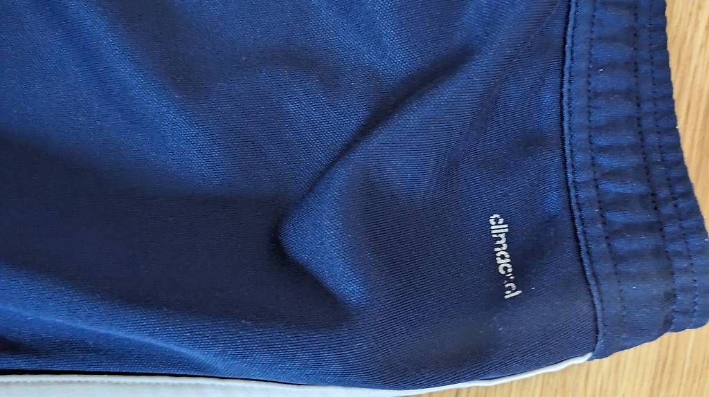 Pantalons: Adidas Trainerhosen – D'occasion à Basel par gje_wbp6 2