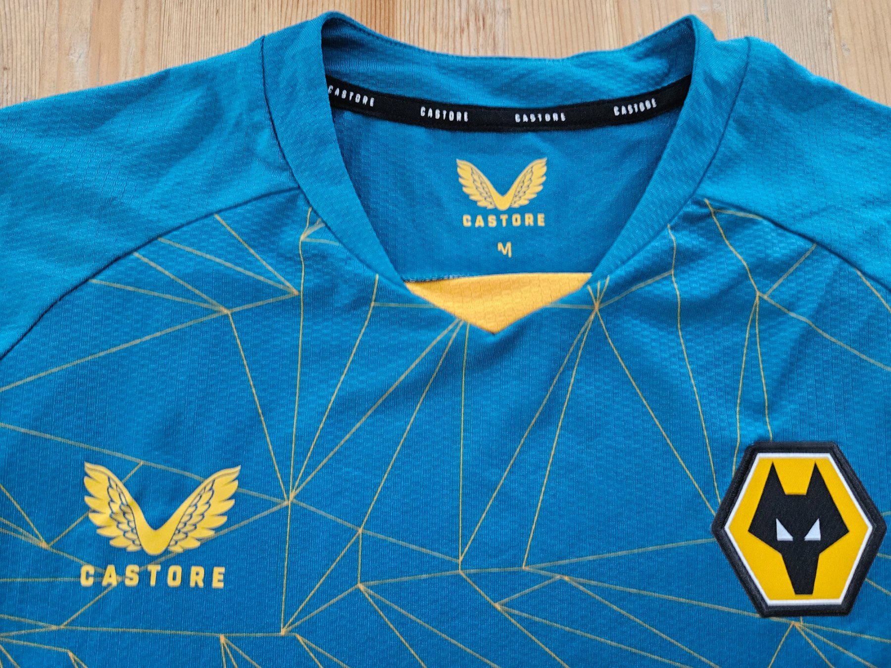 Leibchen & Hosen: Wolverhampton Wanderers Trikot NEU Castore Grösse M Wolves – Neu (gemäss Beschreibung) aus Hägglingen von United-Village-Trade 1