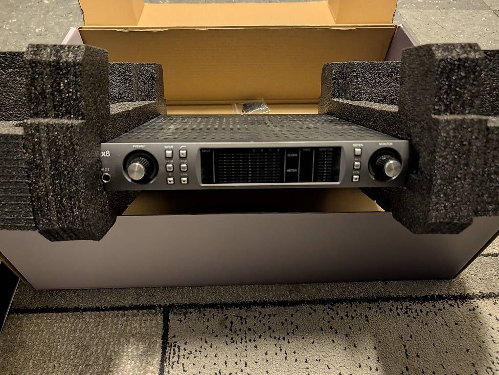 Attrezzatura per studi di registrazione: Universal Audio Apollo x8  – Usato da Zürich venduto da Flvr 1
