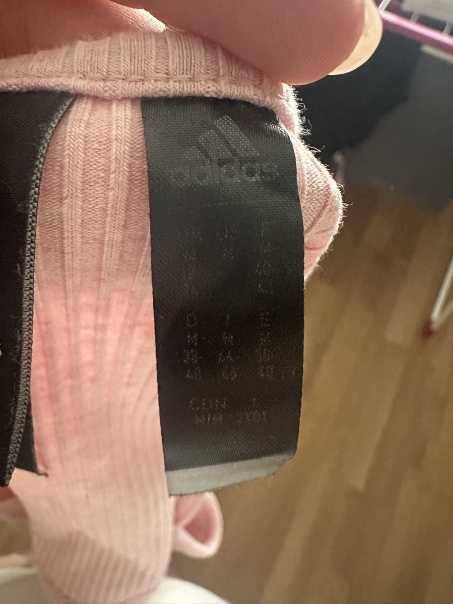 Adidas Tops: Adidas Crop Top – Gebraucht aus Zürich von gryffindor_aurorin 2