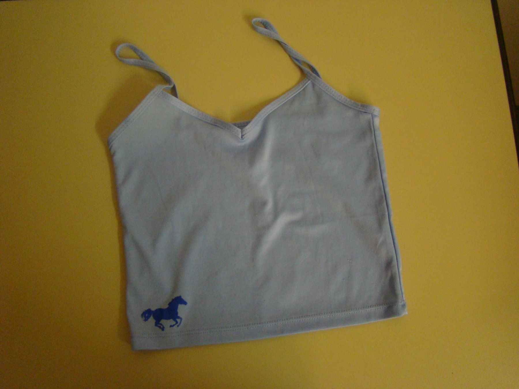 Camicette, T-shirt & Top: 1 T-Shirt und 1 Top Grösse 122 – Usato da Malters venduto da burzi 2