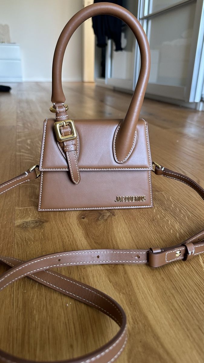 Jacquemus Taschen für Damen: Handtasche Jacquemus – Gebraucht aus Reinach AG von dor_fk8z 1