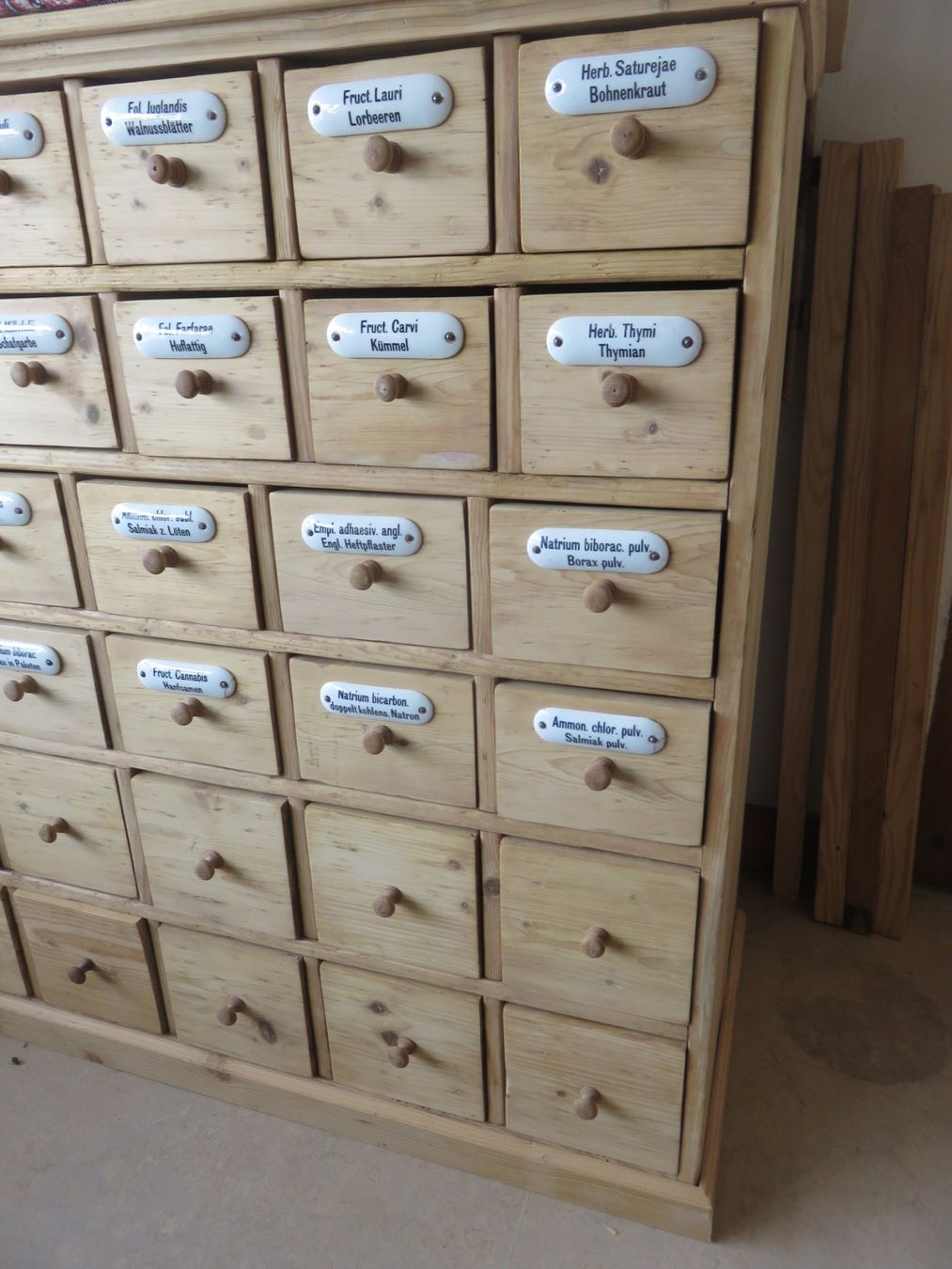 Cassettiere: antikes Apotheker -Schubladenmöbel – Usato da Ruswil venduto da Mfladibus 4