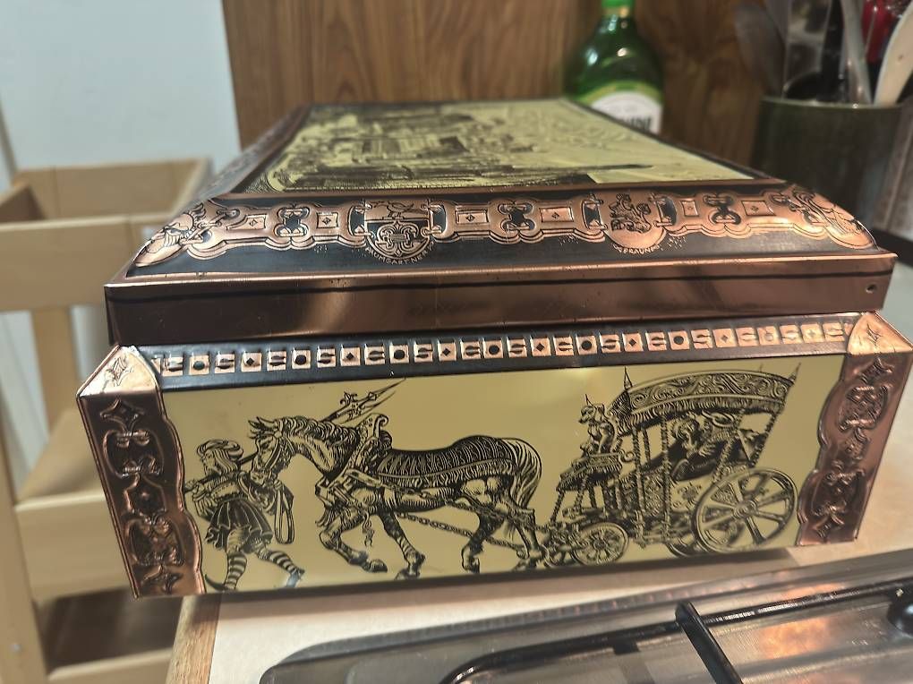 Truhen: Vintage Blechtruhe Nürnberg  – Gebraucht aus Zürich von 2-m. 3