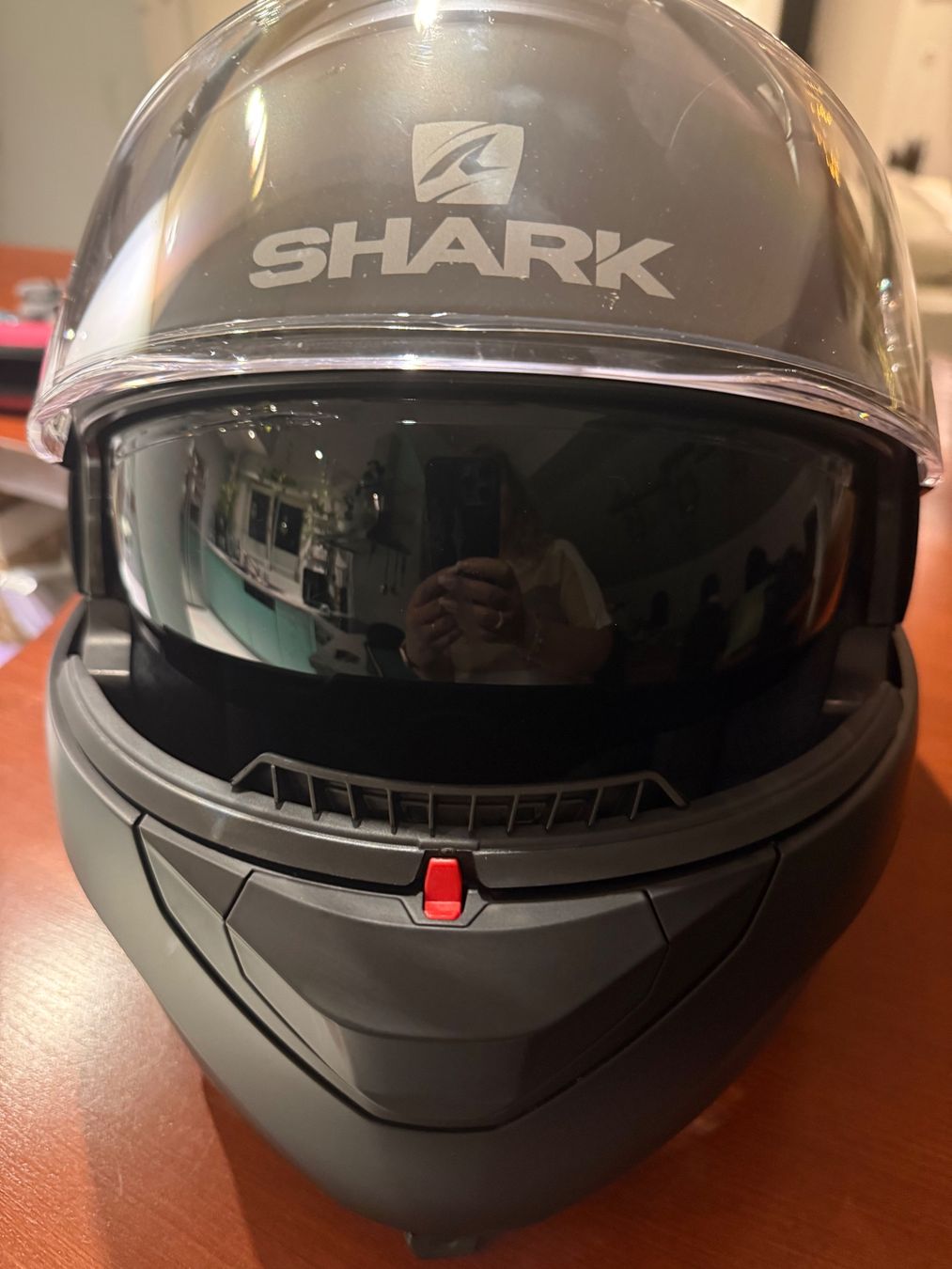 Caschi & visiere: Shark Evo-one 2 Helm, praktisch neu – Usato da Volketswil venduto da swissbuy73