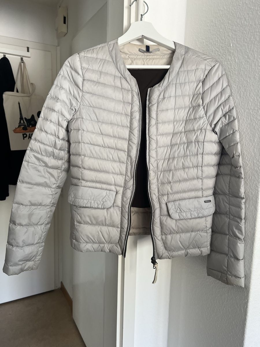 Woolrich Giacche: Daunenjacke Woolrich, Grösse M, Farbe Hellgrau / silber – Nuovo (secondo la descrizione) da Zürich venduto da sellingmystuff1