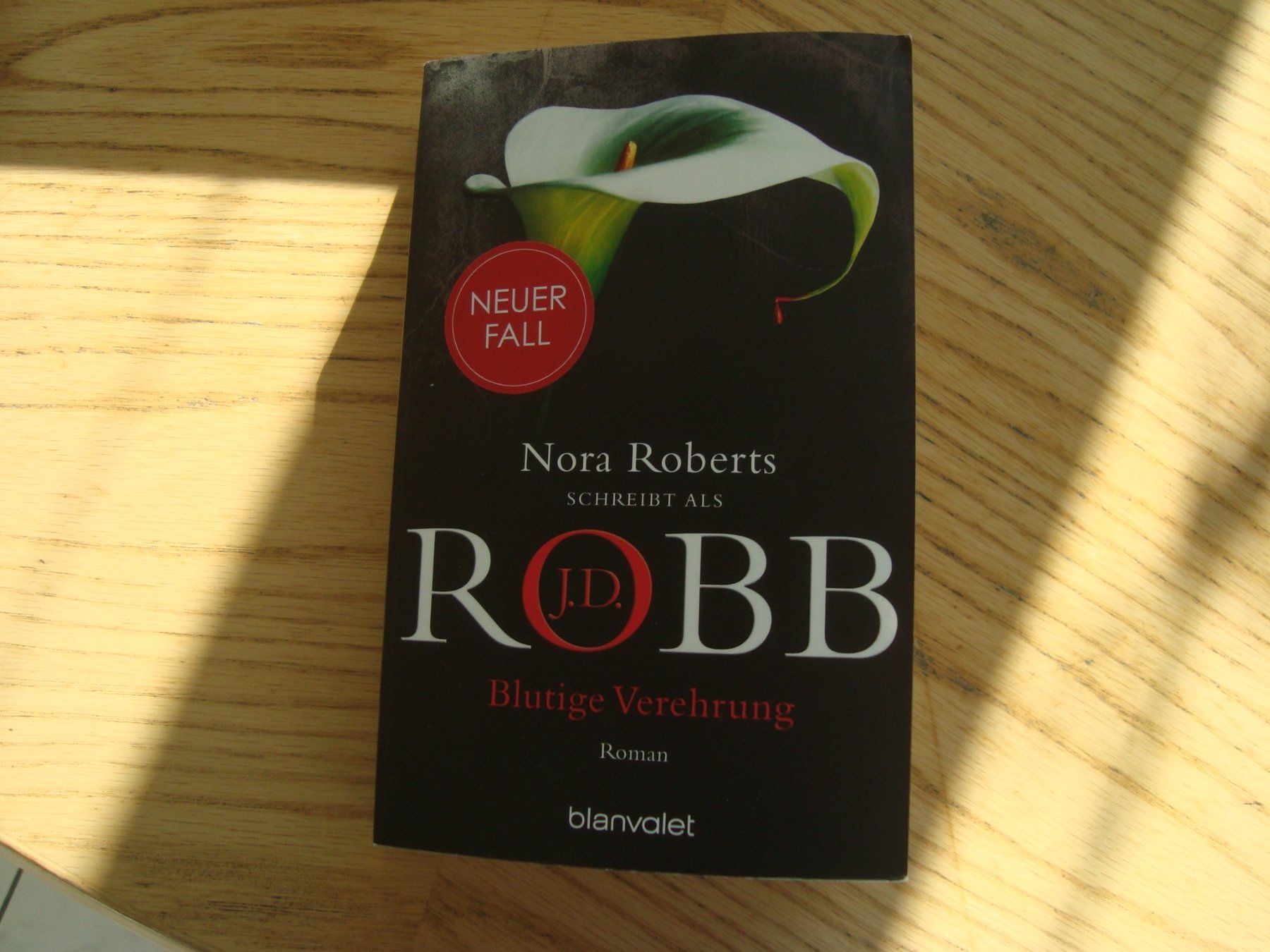 Libri: J.D. ROBB (3 Bücher) – Usato da Aesch LU venduto da wysshan 1