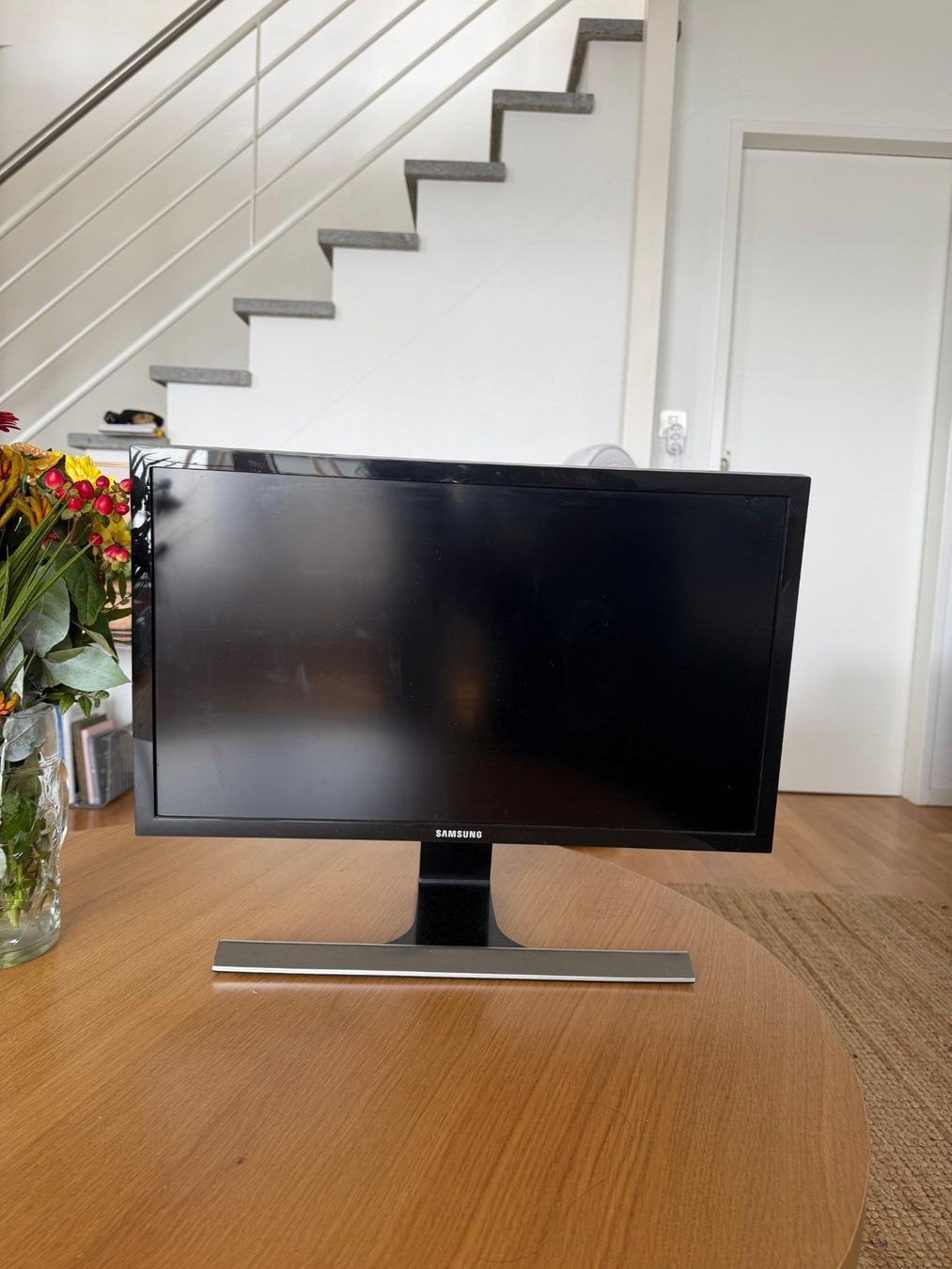 Monitor: Monitor Samsung U24E590D – Usato da Zürich venduto da cla_2sqf 1