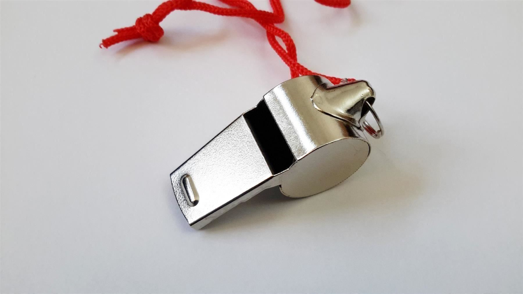 Pipe & Accessori: Trillerpfeife, aus Metall, mit Kordel – Nuovo e nell'imballaggio originale da St. Gallen venduto da cointec 2