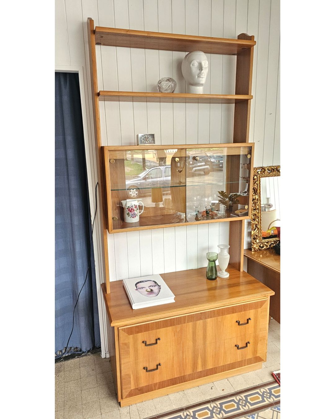 Scaffali: Bibliothèque vitrine éclairée – Usato da La Chaux-de-Fonds venduto da Saanna 2