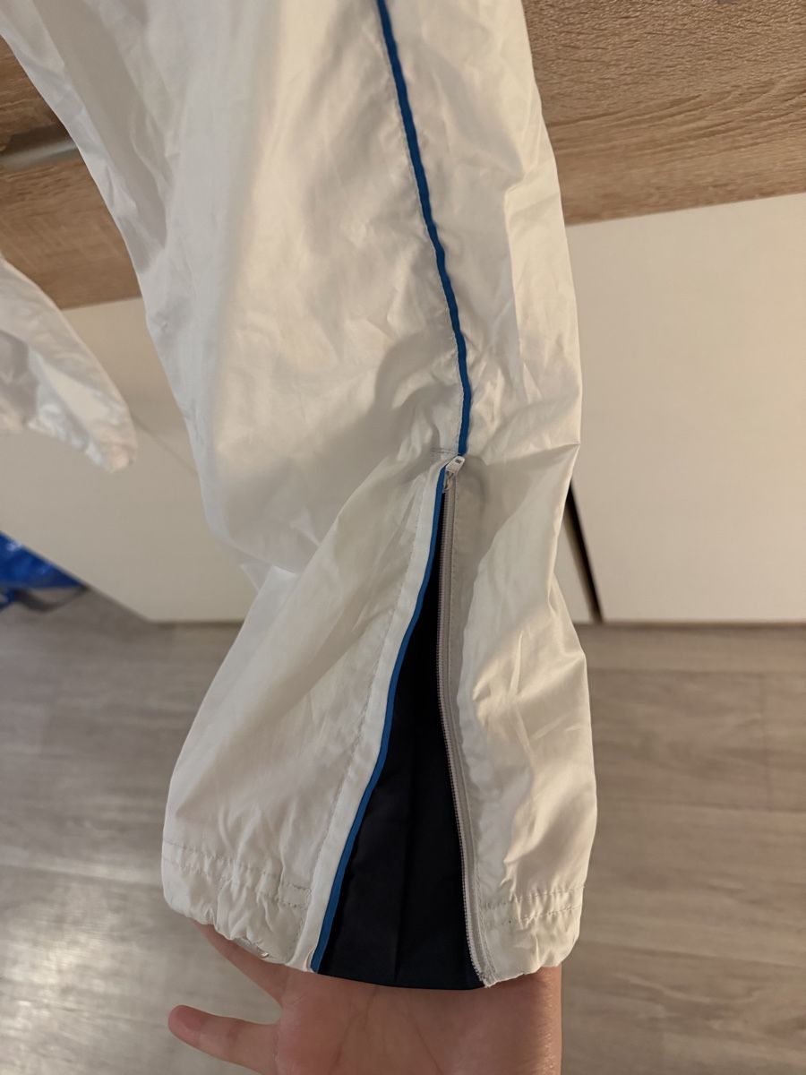 Pantaloni: Lightweight white windbreaker pants – Usato da Luzern venduto da ang_vgh6 1