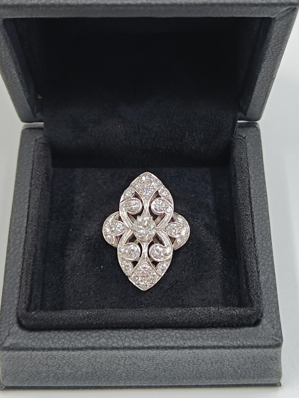 Anelli: FLORALER DIAMANTRING 925 STERLINGSILBER – Usato da Luzern venduto da EdiGem