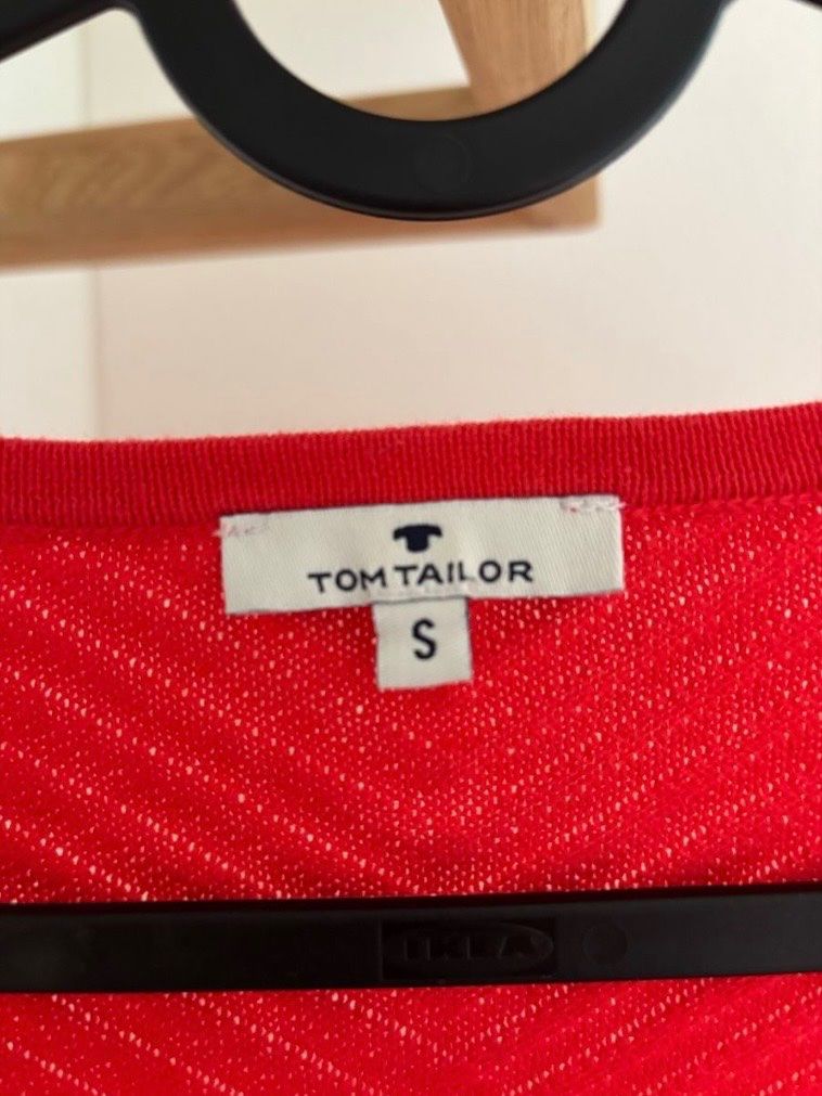 Tom Tailor Maglioni & Felpe: Tom Tailor Langarmshirt rot S – Usato da Ittenthal venduto da Lorinakuprecht0 1