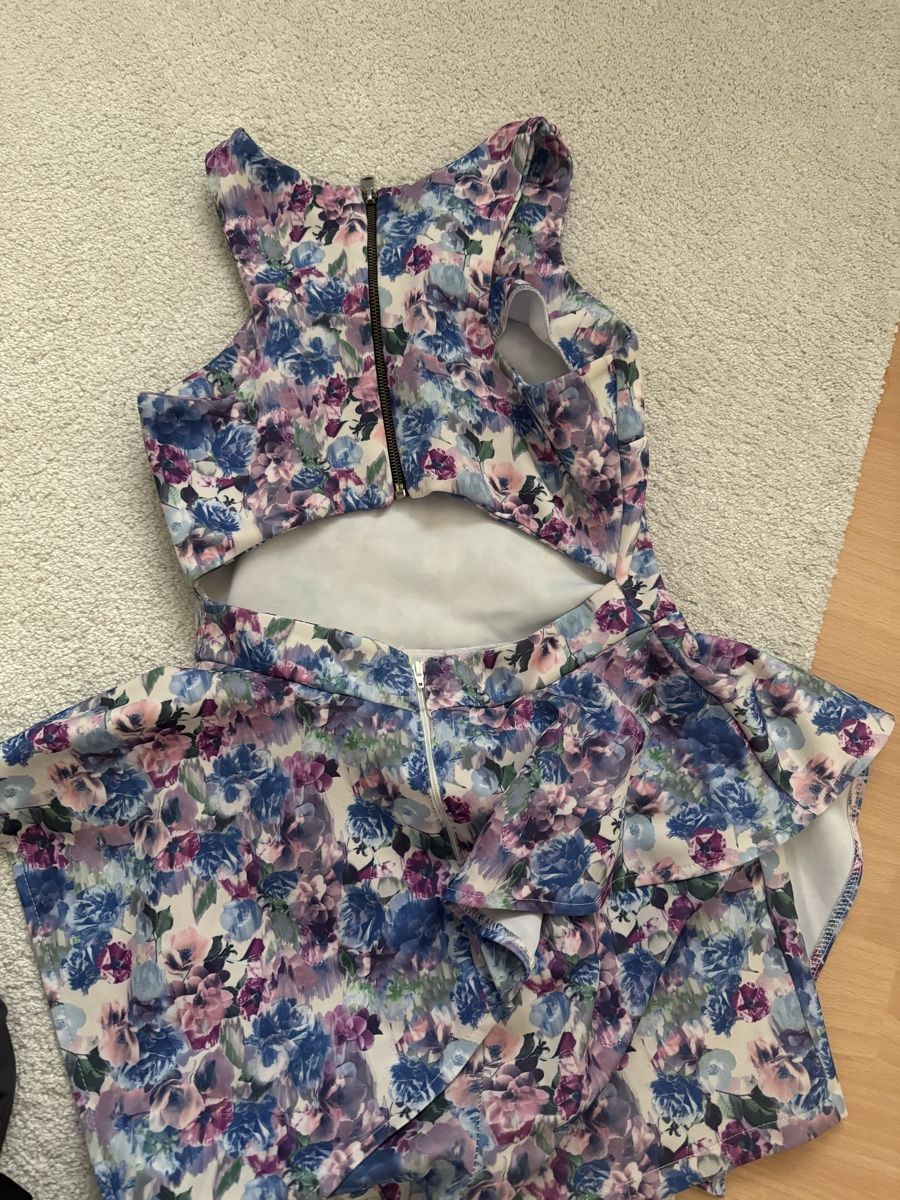 Robes: Damen Set blumenmuster rückenfrei – Neuf (Voir description) à Alpnach Dorf par beauty87 1
