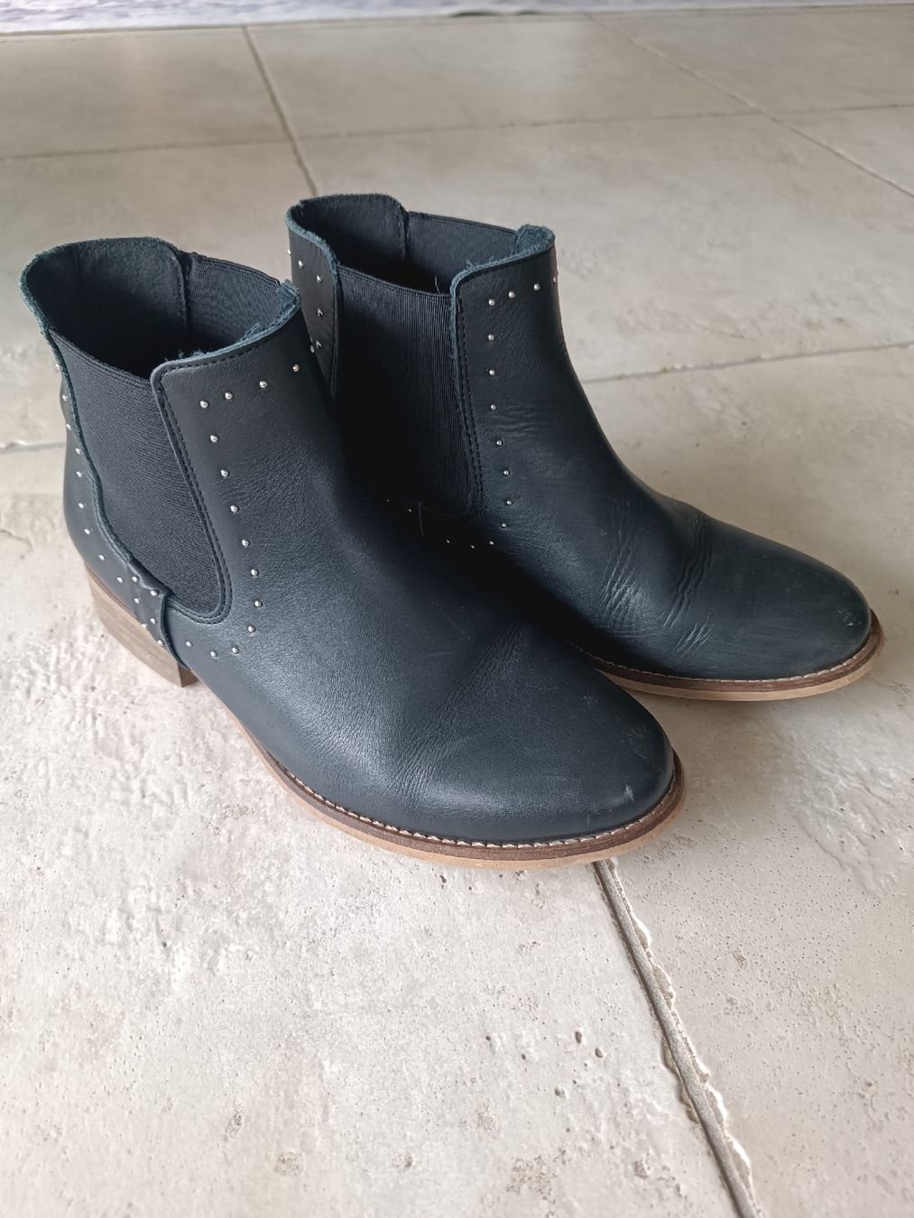 Damenschuhe: BOTTINES OXMOX CUIR NOIR 38 – Gebraucht aus Sierre von shirley04