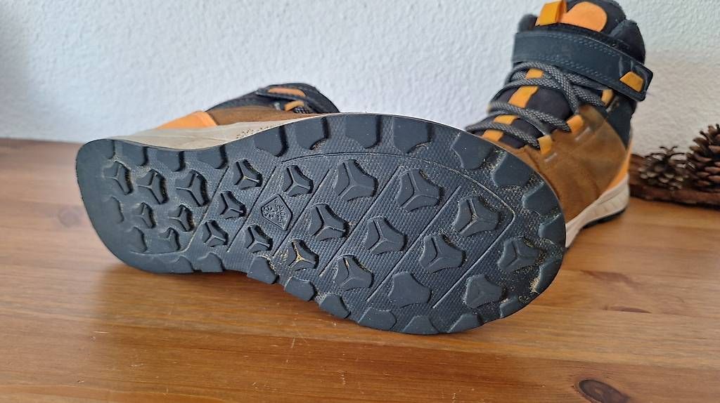 Scarpe per ragazzi: Winterschuhe Gr. 34 – Usato da Ennetmoos venduto da Eevo 1