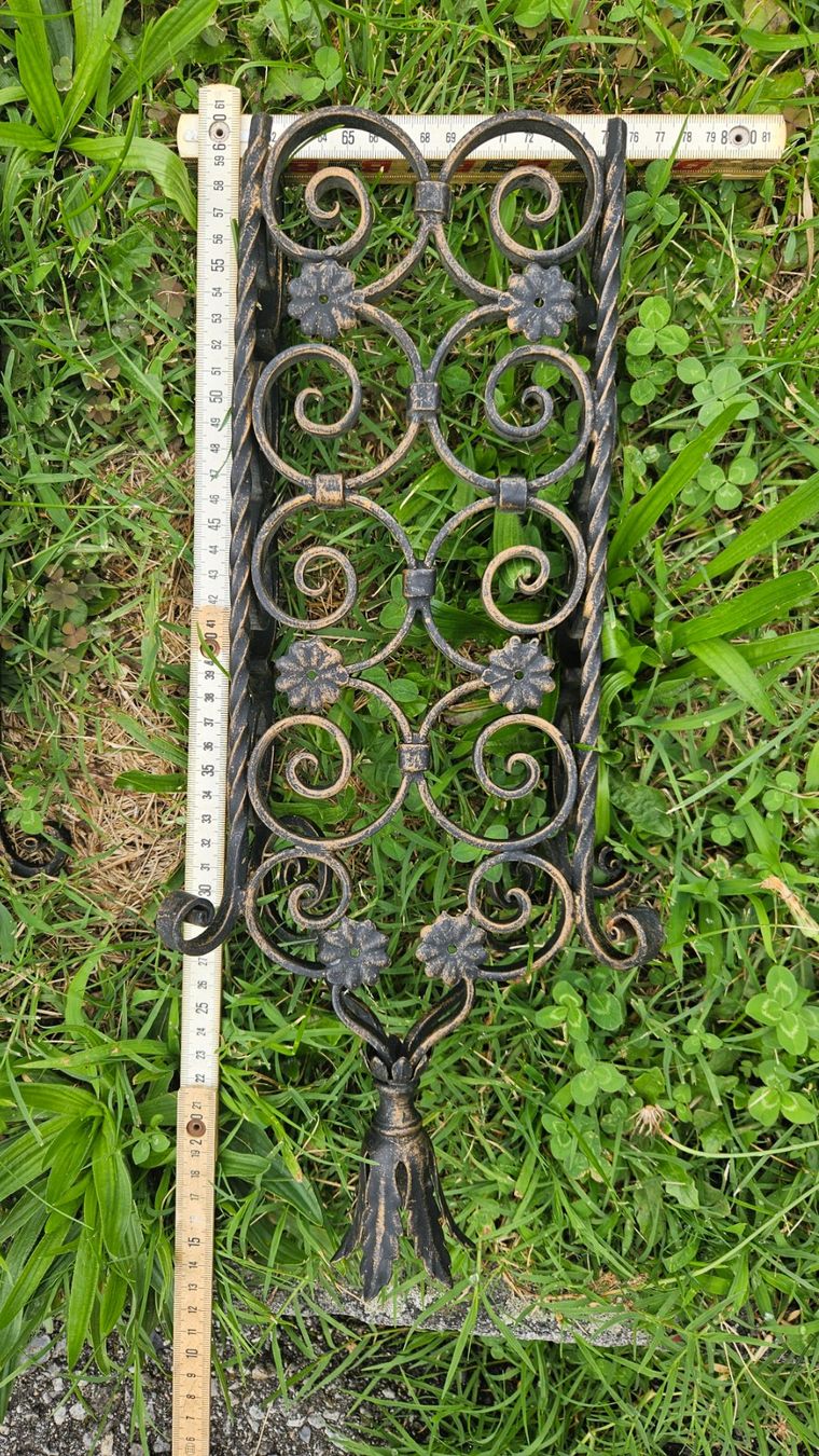 Tutte le decorazioni: 2 reti decorative in ferro battuto – Usato da Melano venduto da H-Sara 1