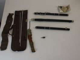 Alte Klarinette aus Ebonit mit Etui und Zubehör