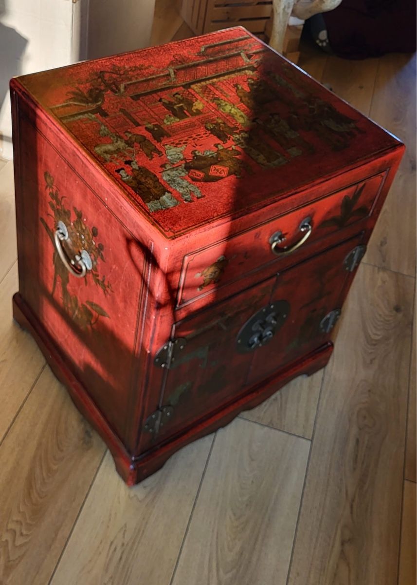 Cassettiere: RARE : Meuble chinois laqué rouge – Usato da Bursinel venduto da SeveralLives 3