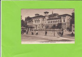 Lausanne, L'Universität--belebt