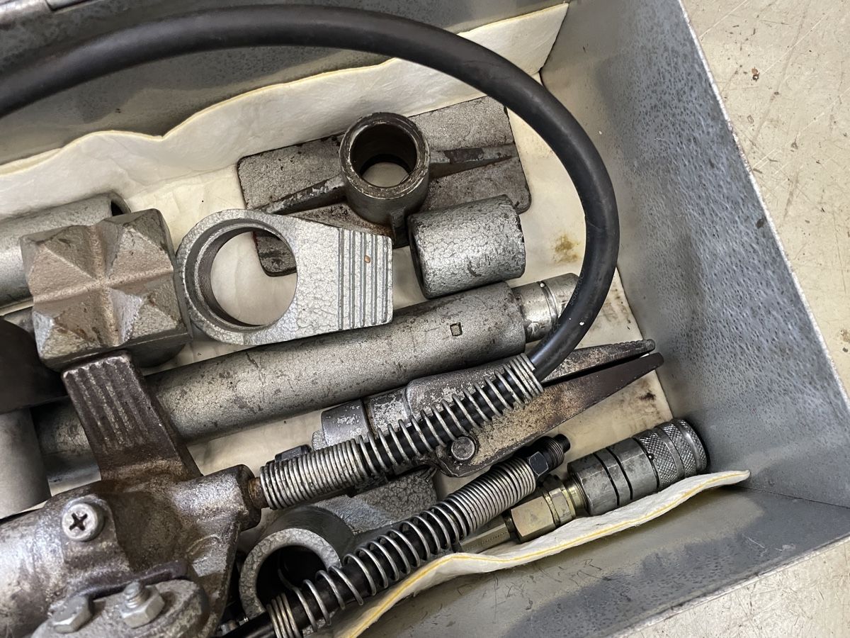 Tutte le macchine: Hydraulikpresse 10to – Difettoso da Flaach venduto da Binz 2