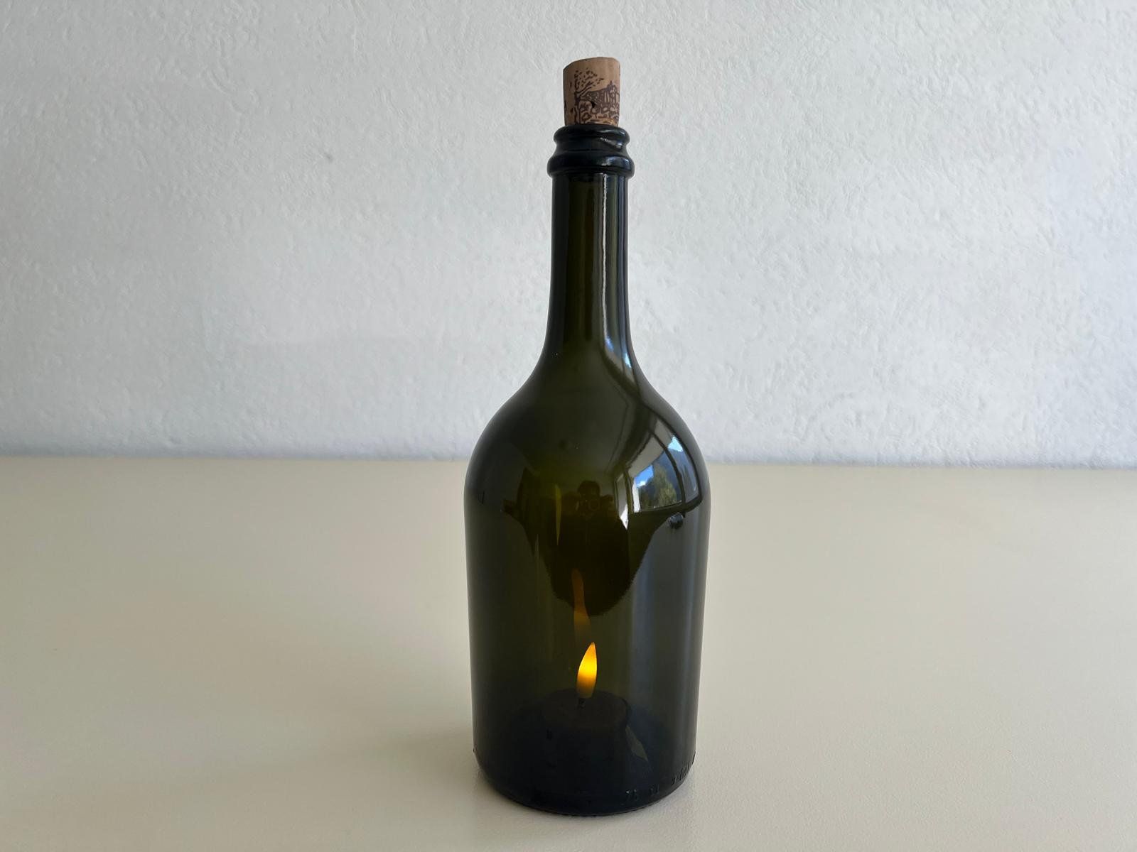 Candele: Elektrische Kerze in einer Flasche Neu – Nuovo (secondo la descrizione) da Innertkirchen venduto da Gontschar
