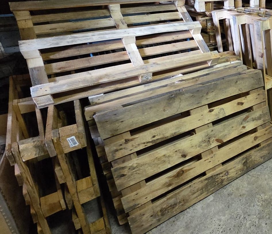 Paletten: Einwegpalette ca. 60 Stück – Gebraucht aus Bellach von mela_lela
