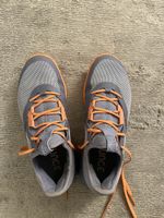 Adidas Trainingsschuhe Gr. 40,5 kaum getragen, Top Zustand