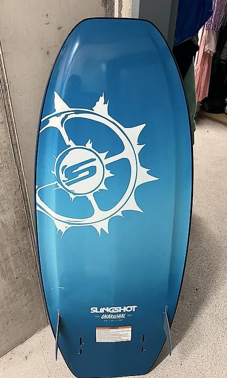 Slingshot Surfboards & Schwimmbrette: SLINGSHOT WAKESURF BOARD – Gebraucht aus Walenstadt von simonbaur 1