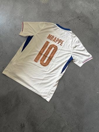 Fussballtrikot Frankreich Mbappe 10 Nike weiss Grösse M neu
