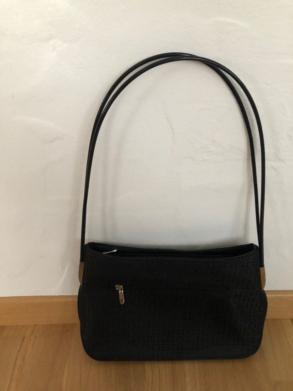 Borse da donna: Handtasche, Schultertasche / schwarz – Usato da Gossau SG venduto da Gusho 1