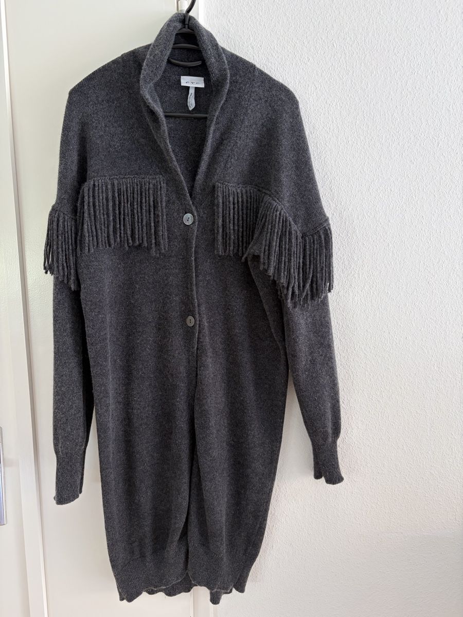 FTC Giacche: FTC Cashmere Longjacke mit Fransen dunkelgrau – Nuovo (secondo la descrizione) da Luzern venduto da Chiara.Studer.9