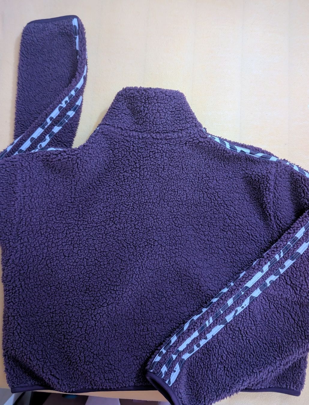 Adidas Pullover & Sweatshirts: Polaire Adidas marron/léopard, style croc top  – Neu (gemäss Beschreibung) aus Fribourg von MathiiR 3